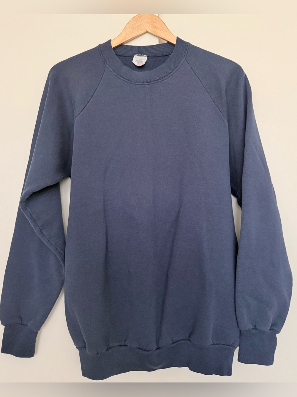 Vintage 80s Fruit of the Loom Made in USA Raglan Crewneck Sweatshirt Navy XL 90s